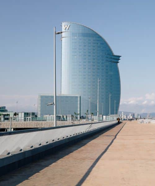 Barcelona W Hotel im sonnigen Wetter