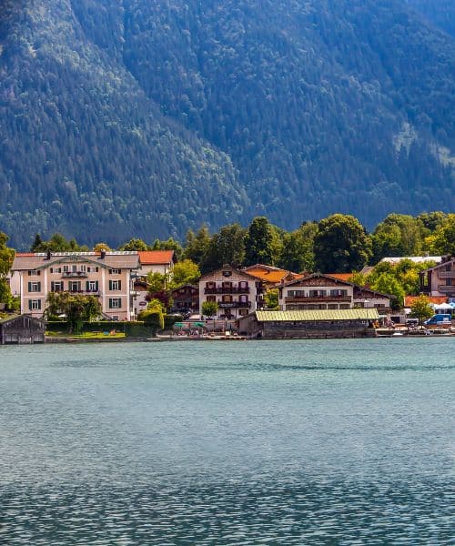 Tegernsee Ort vom See aus fotografiert